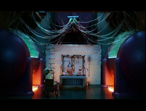 Max & Co Bande-annonce VF