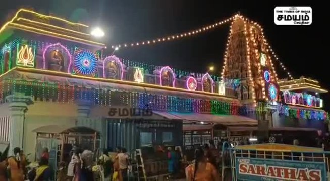 சமயபுரம் மாரியம்மன் கோயில் சித்திரைத் திருவிழா; மர ஷேச வாகனத்தில் திருவீதி உலா!