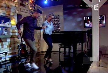 M Pokora fait danser Anne-Sophie Lapix dans C à vous