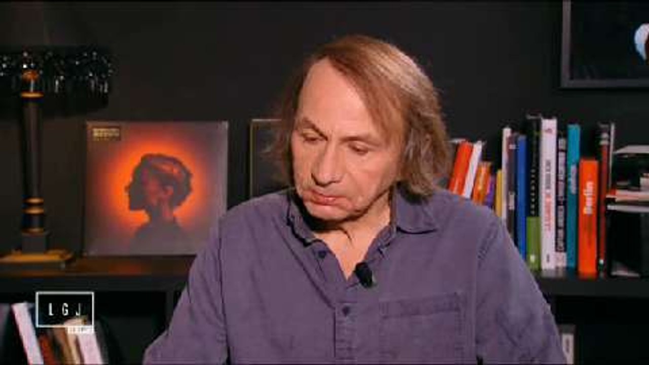 Charlie Hebdo : les larmes de Michel Houellebecq en évoquant la mort de son ami Bernard Maris