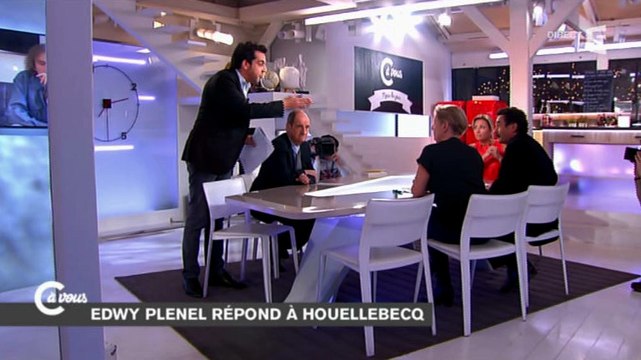 C à Vous : Patrick Cohen menace de quitter le plateau face à Edwy Plenel