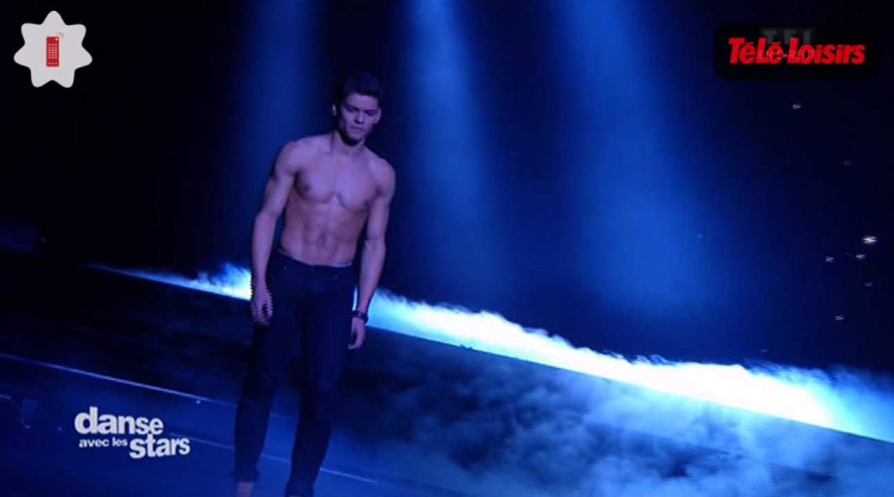 Rayane Bensetti, torse-nu, enflamme Danse avec les stars... Zapping People