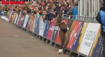 L'effort surhumain d'une marathonienne, le but de génie de Zlatan... Le Zapping Web