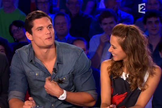 Léa Salamé et Mélissa Theuriau sous le charme de Florent Manaudou ! (On n'est pas couché)