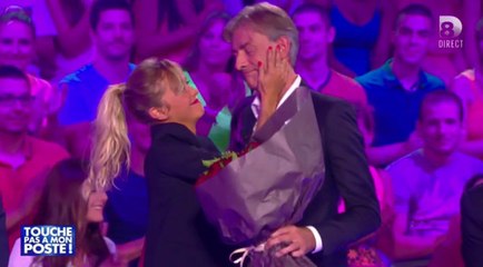 Après avoir un peu trop tripoté Enora Malagré, Gilles Verdez s'excuse...