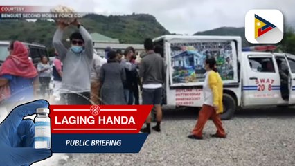 Libreng gulay, ipinapamahagi sa mga turista at bisita sa La Trinidad Strawberry Farm sa Benguet