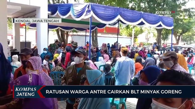 Ratusan Warga Kendal Antre Cairkan BLT Minyak Goreng