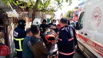 Eşini dinlemedi, anten ayarlamaya diye çıktığı çatıdan başka çatıya düştü