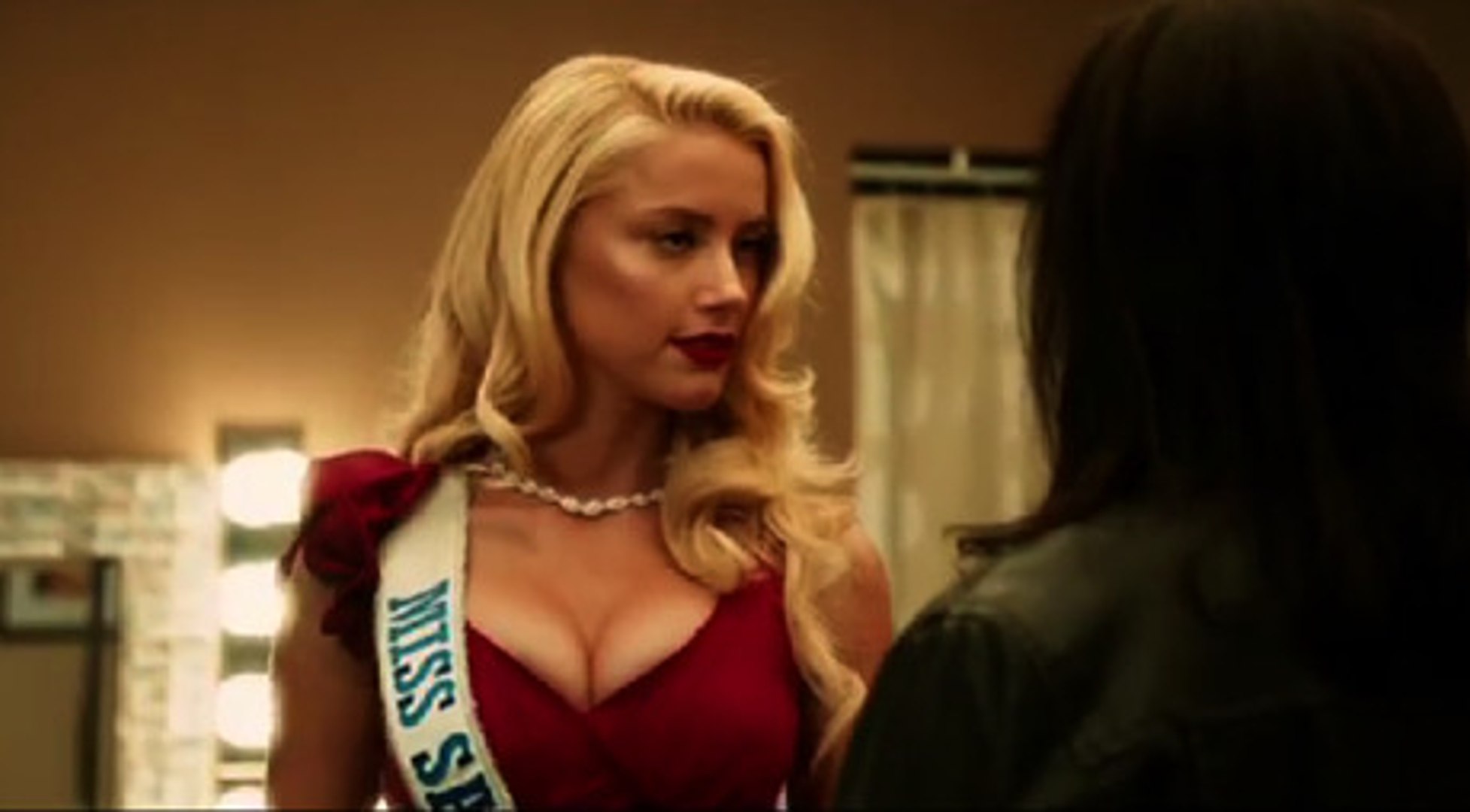 ⁣Machete Kills : extrait avec Amber Heard