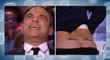 Quand Antoine de Caunes montre à Robbie Williams son tatouage hommage sur les fesses