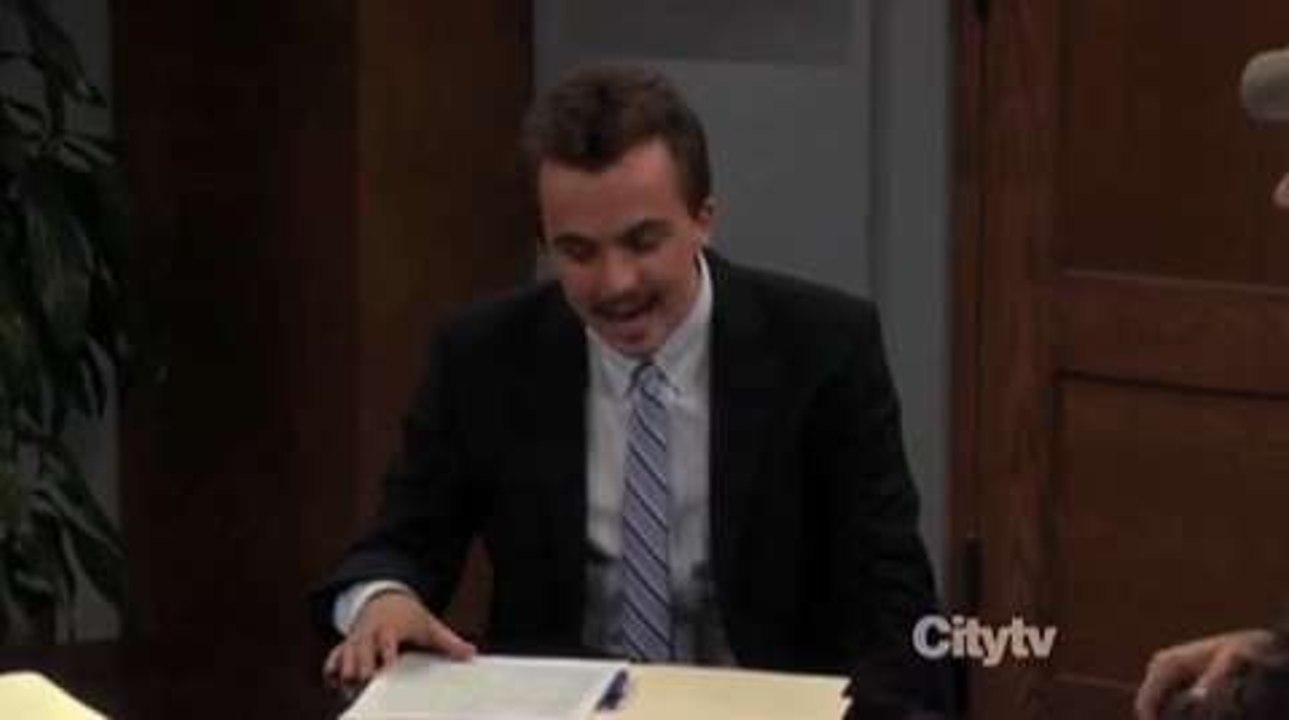 Frankie Muniz (Malcolm) dans Last Man Standing