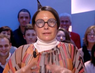 Alessandra Sublet présente la météo dans Le Grand Journal
