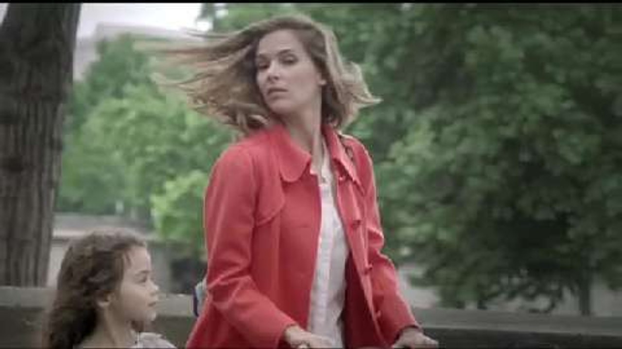 La parodie de Bref par Florence Foresti et Melissa Theuriau (Le Grand  Journal)