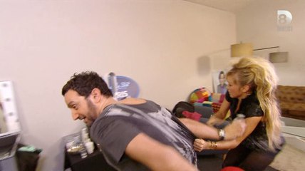 Nouvelle Star : Bataille d'eau entre Cyril Hanouna et Enora Malagré en direct !