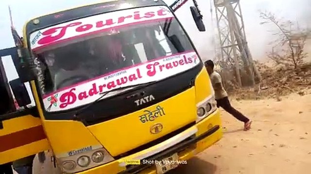 दौसा. चलती निजी बस में लगी आग, मची अफरा-तफरी