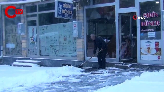 Kars Nisan ayında kışı yaşıyor: Kentte kar kalınlığı 20 santimetreyi geçti