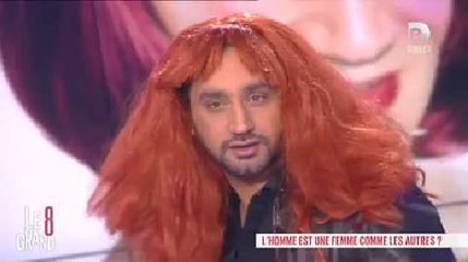 Cyril Hanouna déguisé en femme