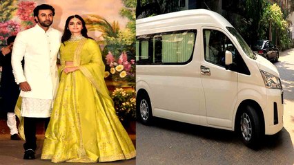 Alia Ranbir Wedding: शादी के लिए इस खास कार में Vastu Apartment पहुंचे रिश्तेदार | FilmiBeat