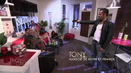 1ère minute de l'épisode 43 d'Hollywood Girls 2