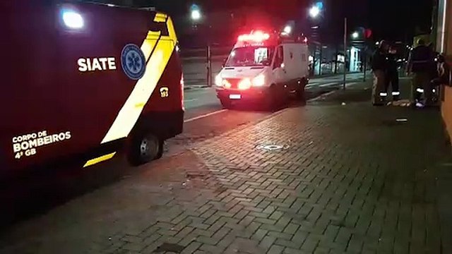 Homem fica bastante ferido ao ser agredido a pauladas no Centro; Siate e Samu foram mobilizados