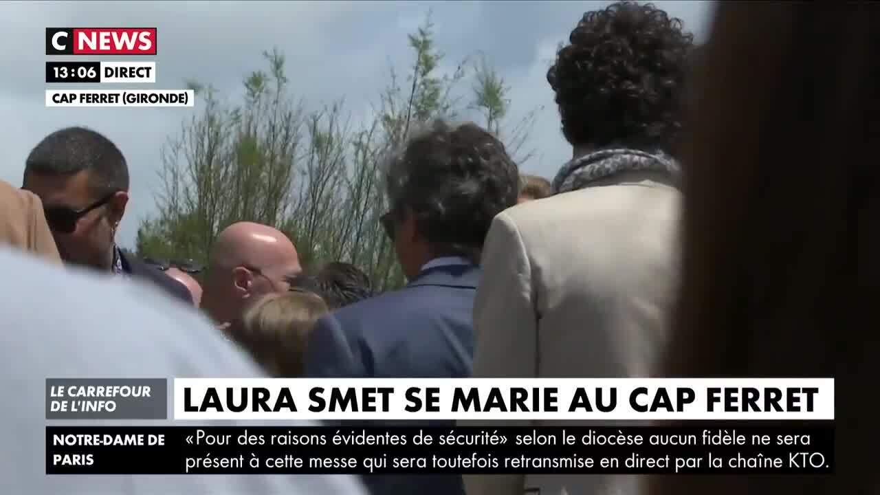 CNews - Premières images de Laura Smet à la sortie de l'église au Cap Ferret