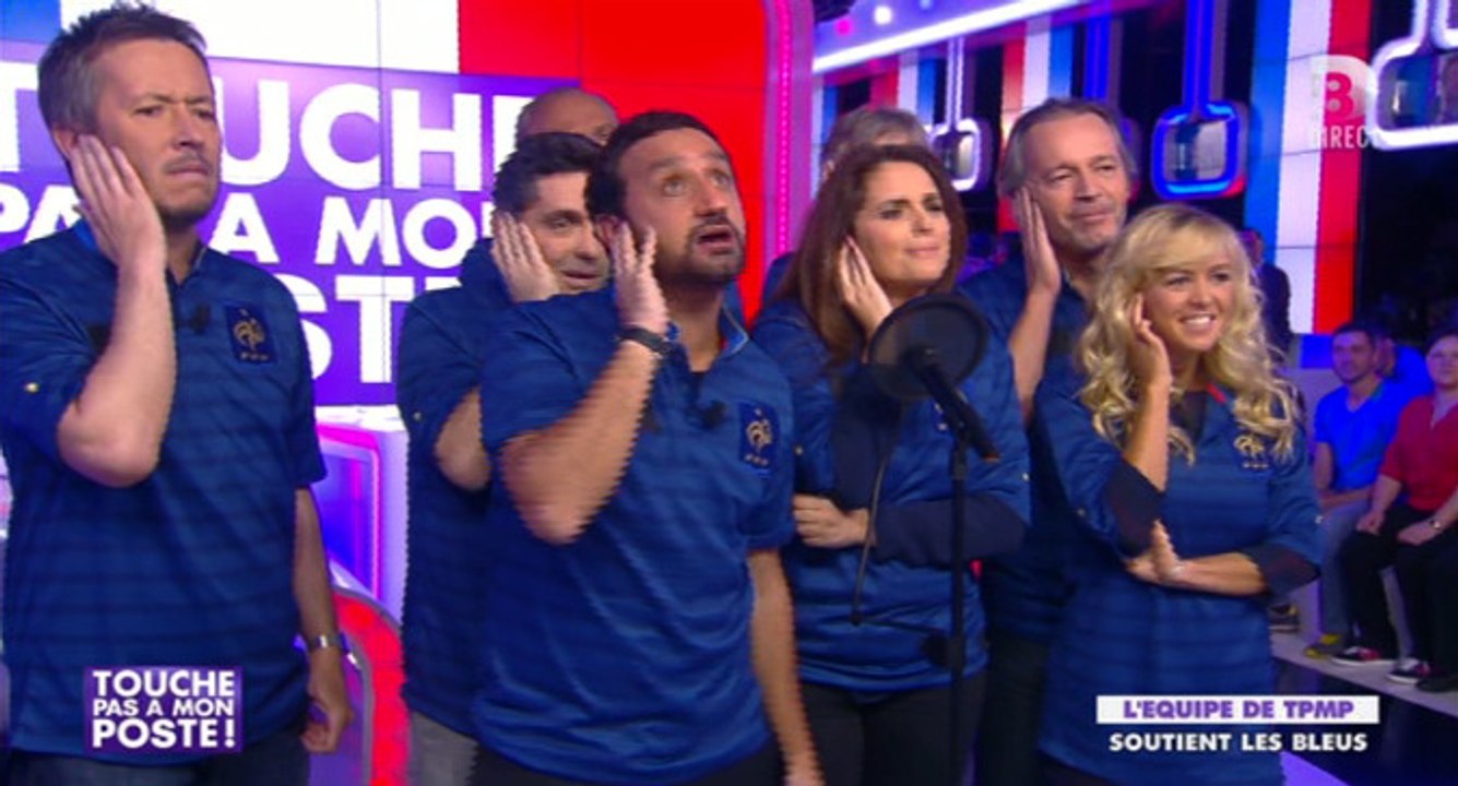 Quand les chroniqueurs de Touche pas à mon poste chantent pour les Bleus