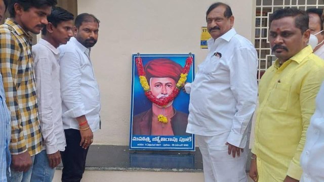 Telangana : BJP MP Bandi Sanjay Lashes Out CM KCR About Paddy Purchase | OneIndia Telugu