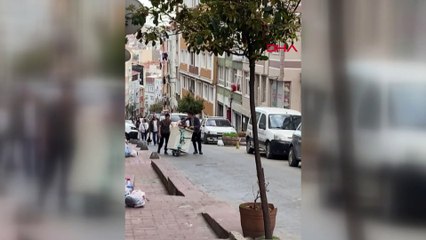Nakliye parası vermemek için scooterla eşya taşıdılar