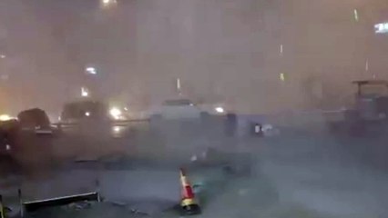 นาทีระทึก พายุลูกเห็บถล่มเมืองเสฉวน