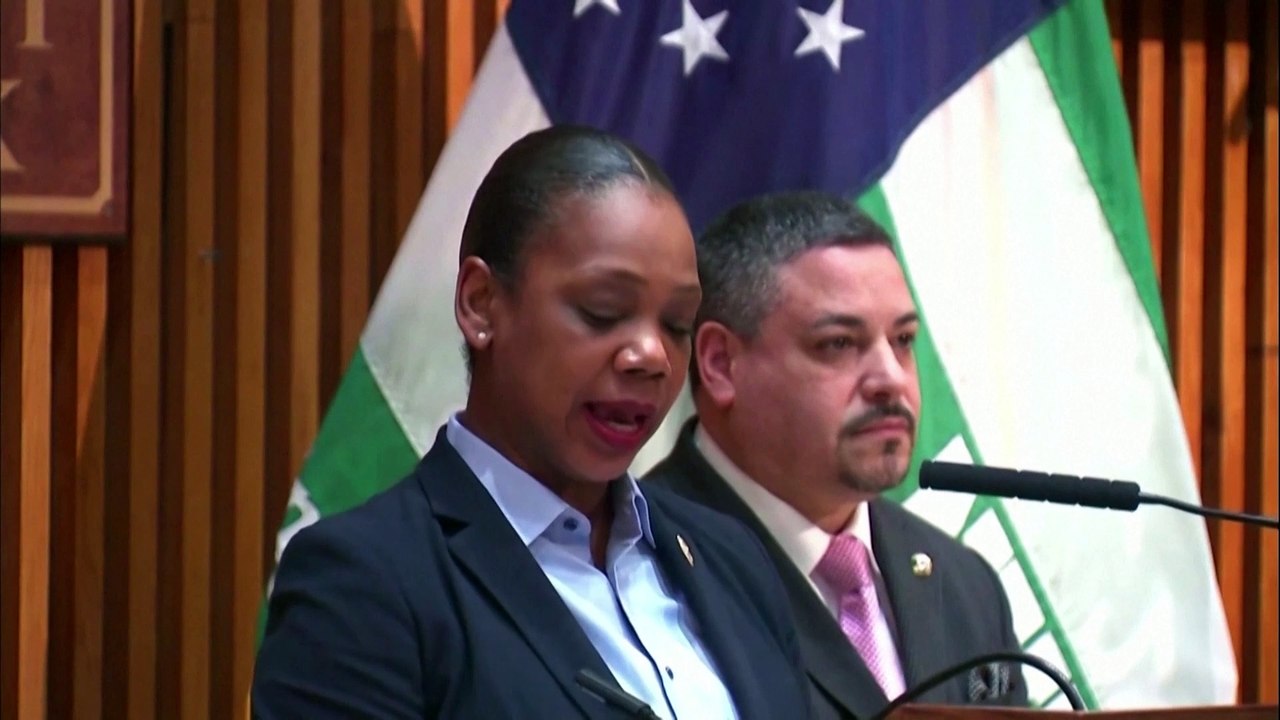 New York police release details of person of interest in hunt for the New York subway attacker