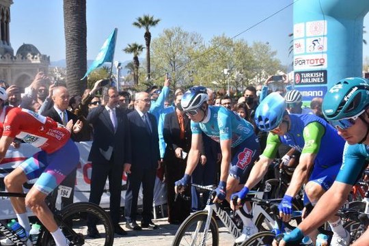 BAKAN KASAPOĞLU CUMHURBAŞKANLIĞI BİSİKLET TURU 4. ETAP STARTINI VERDİ