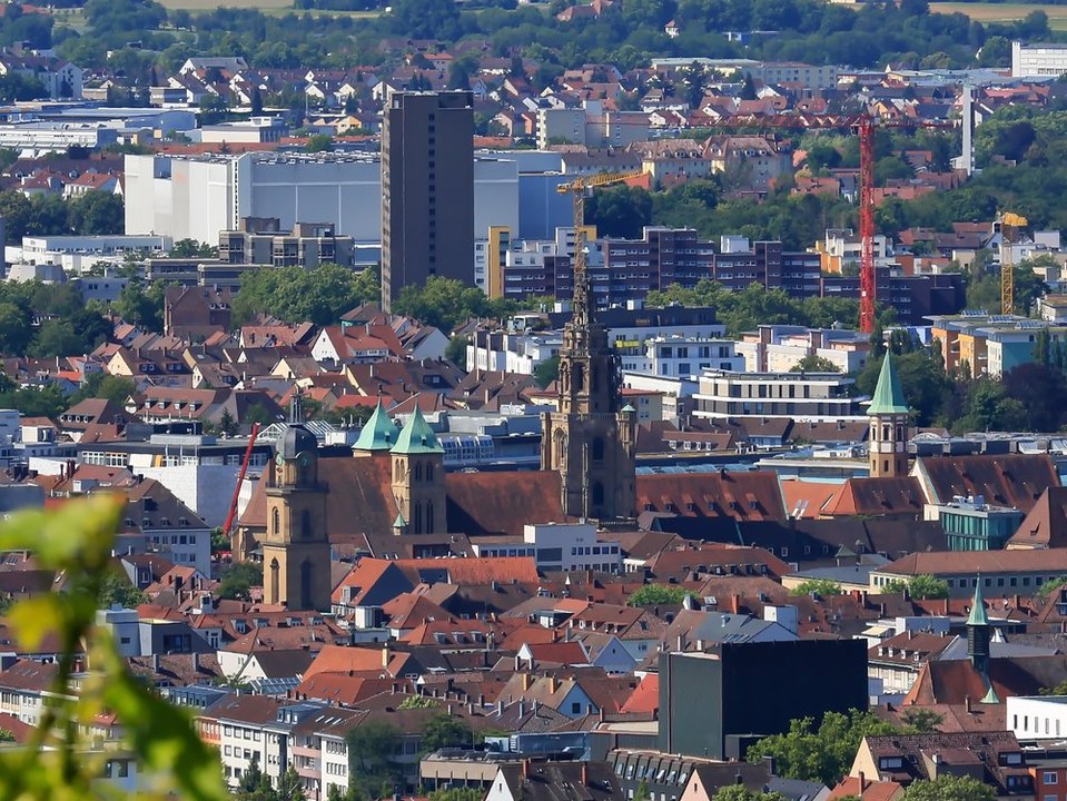 Menschen im Osten verdienen deutlich weniger Geld als im Westen