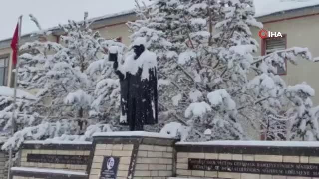 Yazın yağan kar başıma' türküsü gerçek oldu