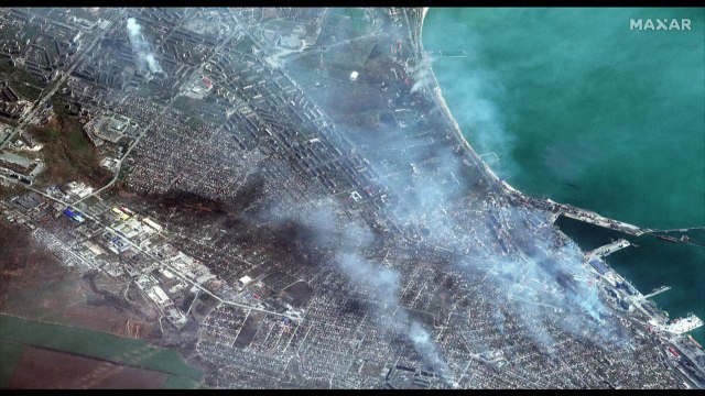 Rússia: mil soldados ucranianos se renderam em Mariupol