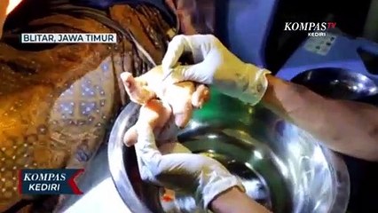Petugas Pemadam Kebakaran Bantu Lepaskan Cincin Seorang Nenek