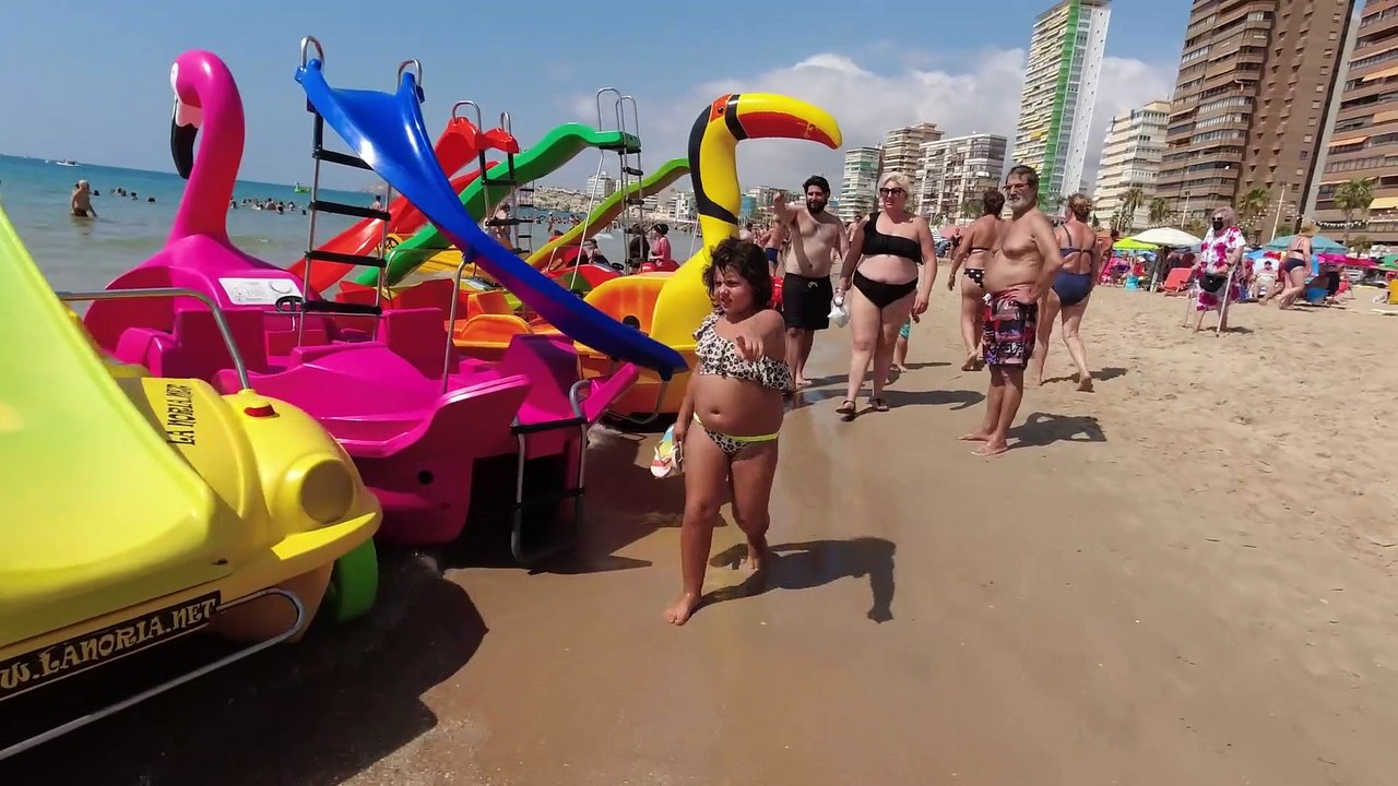 CROUDY BENIDORM BEACH