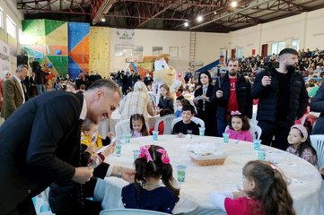 Bursa'da "tekne orucu" tutan çocuklara öğle vakti özel iftar verildi