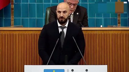 Meral Akşener kürsüye çıkarmıştı! Lüks yaşamı ile dikkat çekti