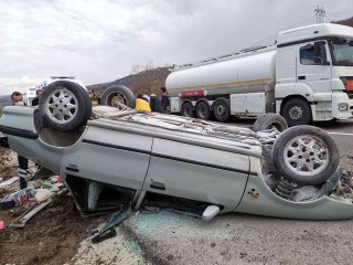 TEM'de kontrolden çıkan otomobil takla attı: 1'i ağır 4 yaralı