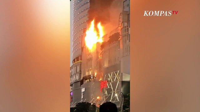 BREAKING NEWS! Tunjungan Plaza Surabaya Terbakar