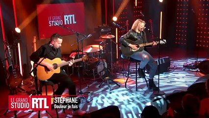 Stéphane interprète "Douleur je fuis" dans "Le Grand Studio RTL"
