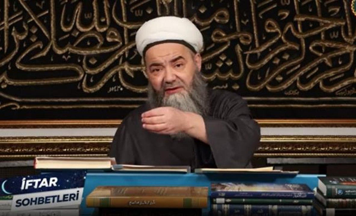 Cübbeli Ahmet Hoca, teravih namazının hızlı kıldırılmasına kızdı: Böyle sapıklık olabilir mi?