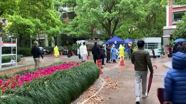 Shanghái vuelve a la cuarentena y las restricciones mientras lucha contra el rebrote de COVID-19