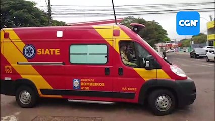 Rapaz de 25 anos fica ferido após colisão envolvendo carro e moto na Rua J.K.