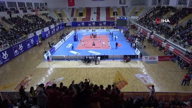 Kupa Voley'de şampiyon Arkas Spor oldu