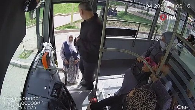 Kadın otobüs şoföründen örnek davranış: Bayılan yolcuyu hastaneye böyle yetiştirdi