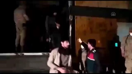 Kamyon kasasında 96 düzensiz göçmen yakalandı