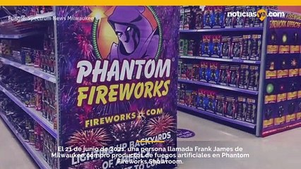 Phantom Fireworks en Caledonia, Wisconsin, dice que Frank James de Milwaukee les compró artículos en junio pasado.