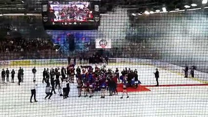 Brûleurs de Loups : la remise de la coupe, les tribunes survoltées à Pôle Sud