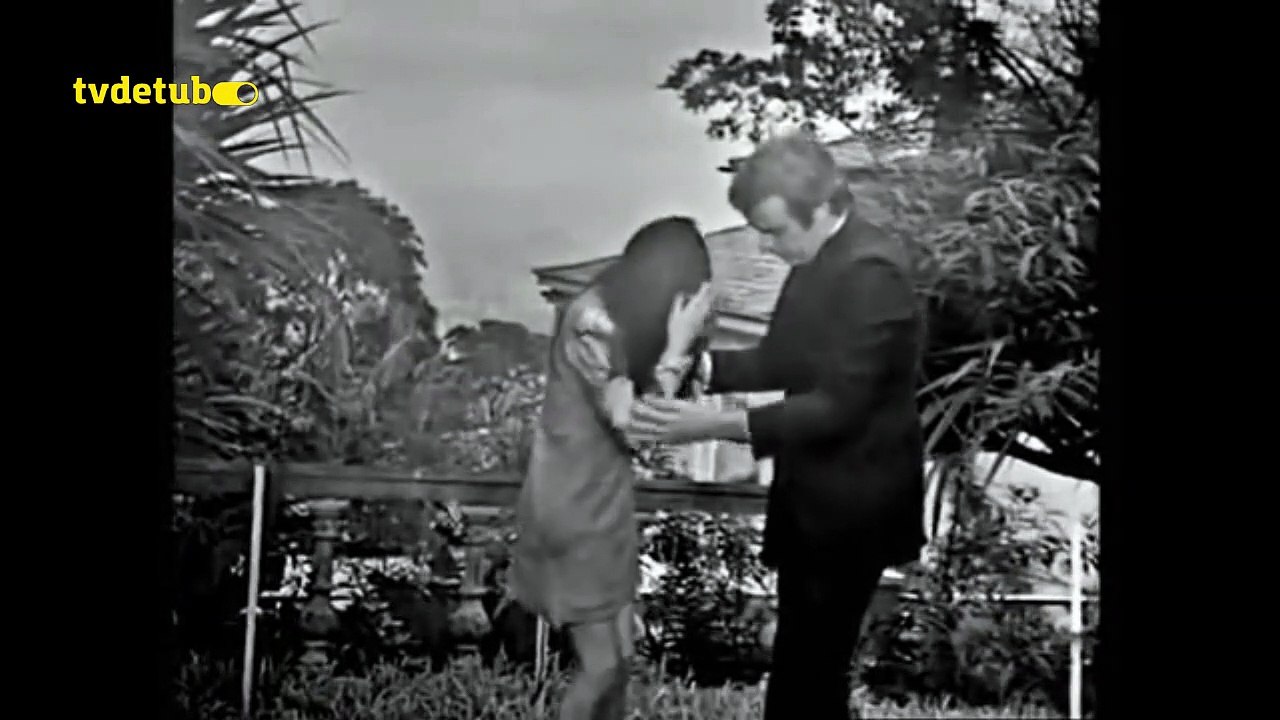 Regina Duarte (Simone ) e Francisco Cuoco (Cris) discutem e se entregam a paixão l Selva de pedra l 1972